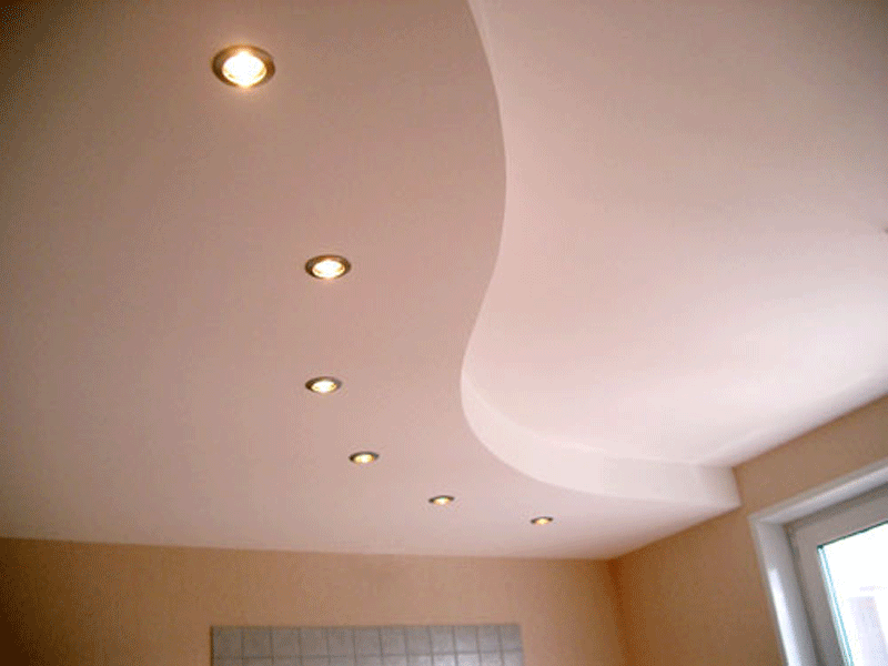 Прямоугольный потолок из гипсокартона — фото квадратных гипсокартонных покрытий